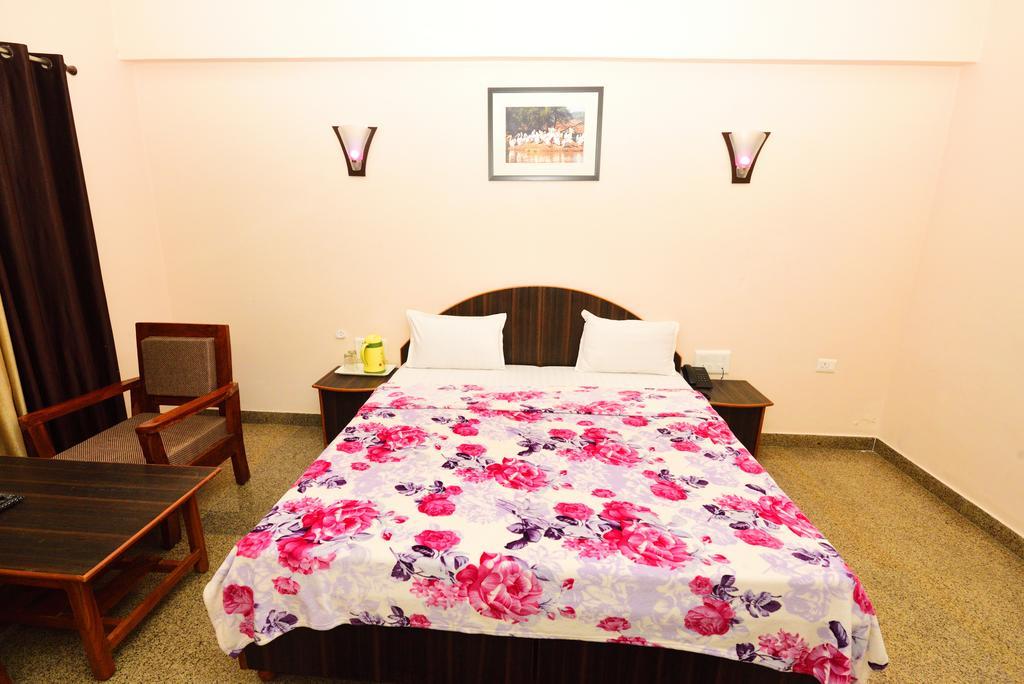 Geetanjali Hotel & Motel Bharatpur Dış mekan fotoğraf